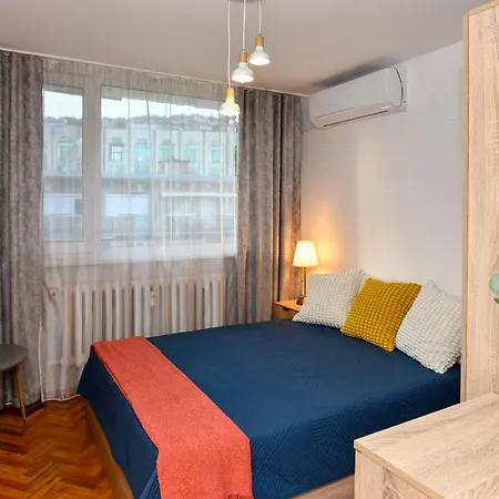Apartment Center Point